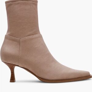 STASIA pointed toe boot size 7 taupe Steve Madden brand new in box never opened